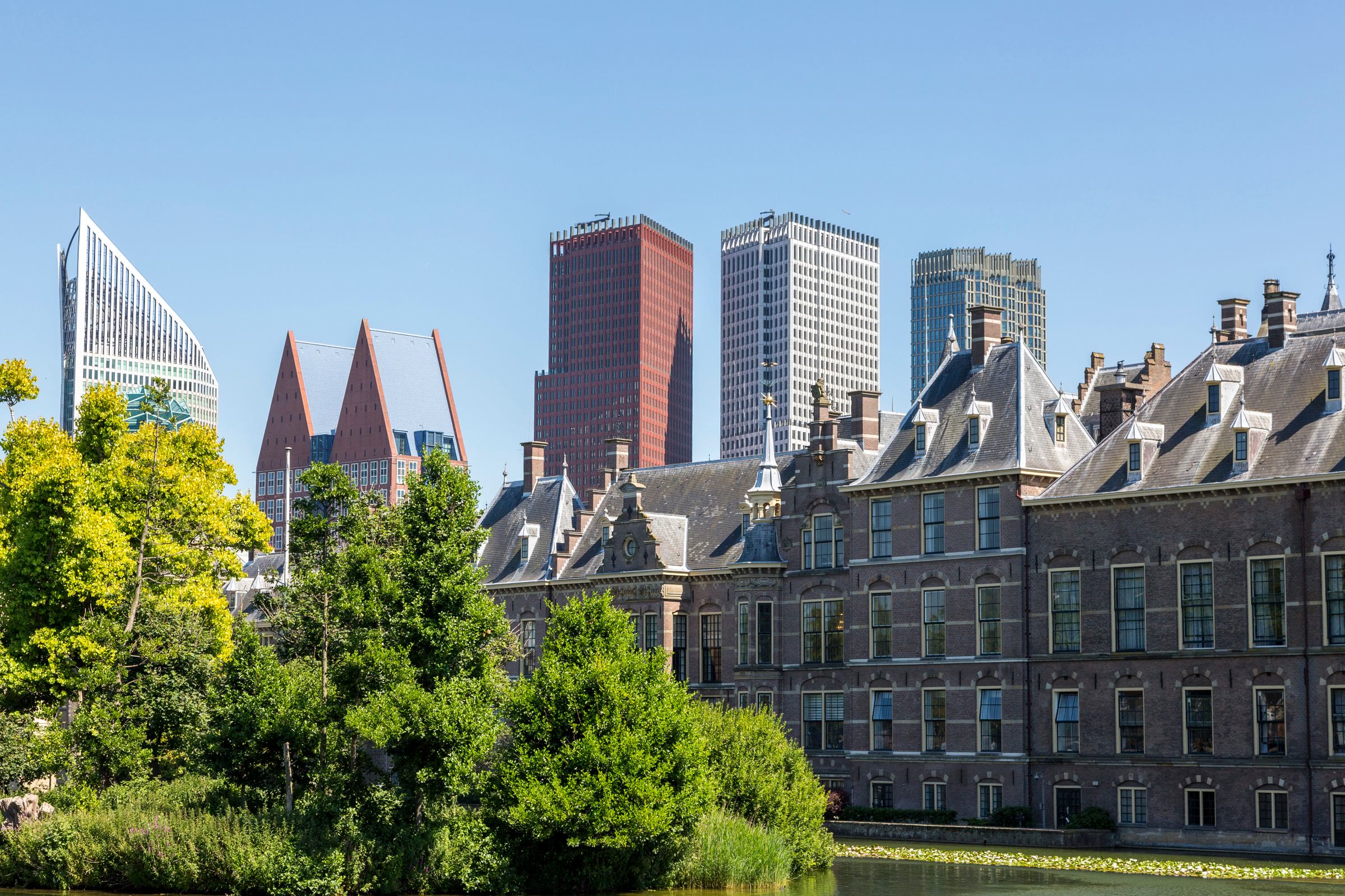 Historische en moderne architectuur in Den Haag.